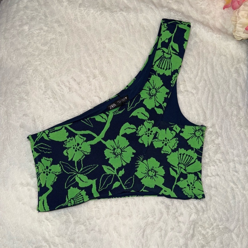 2 x 20$ Zara Navy and Green Floral Top Size Large